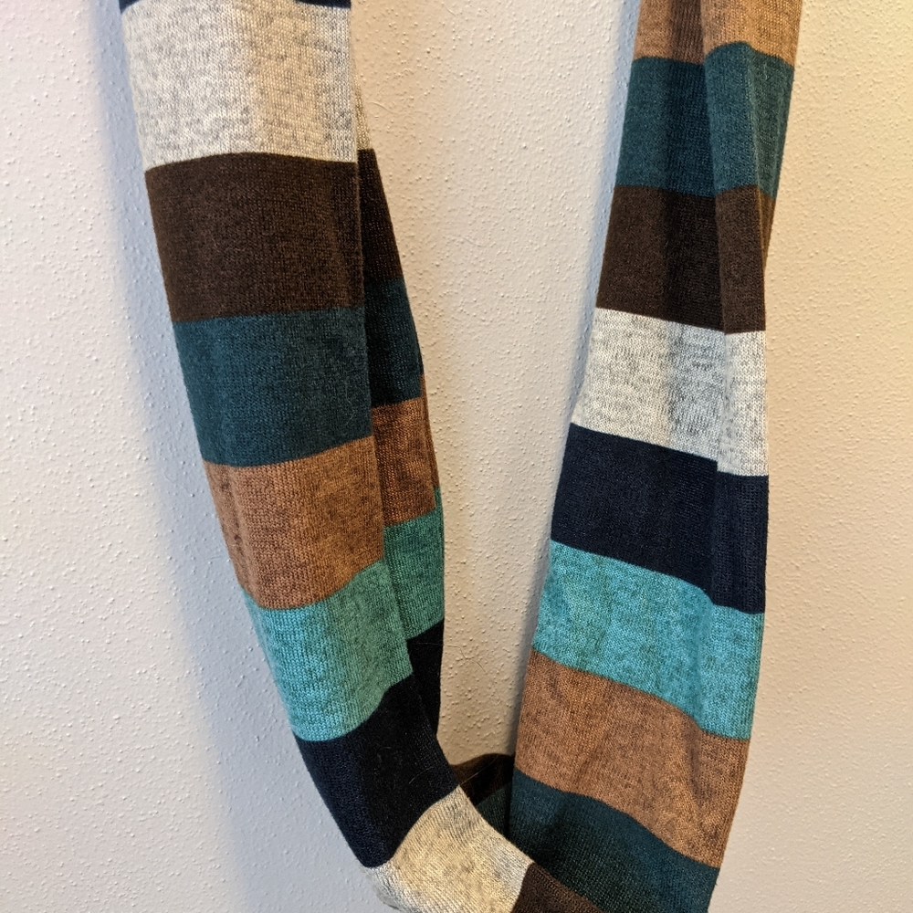 Infinity scarf - Picture 2 of 2